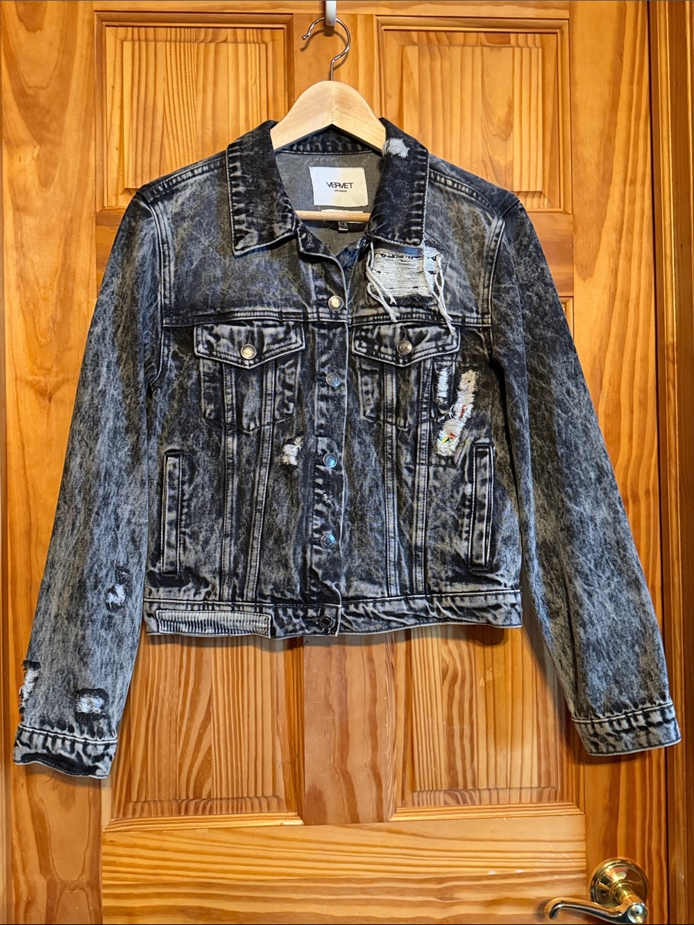 Vervet Women's Black Acid-Wash Distressed Denim Jacket